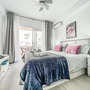 a-fully-renovated-studio-in-beautiful-nerja.es-andalucia.com/